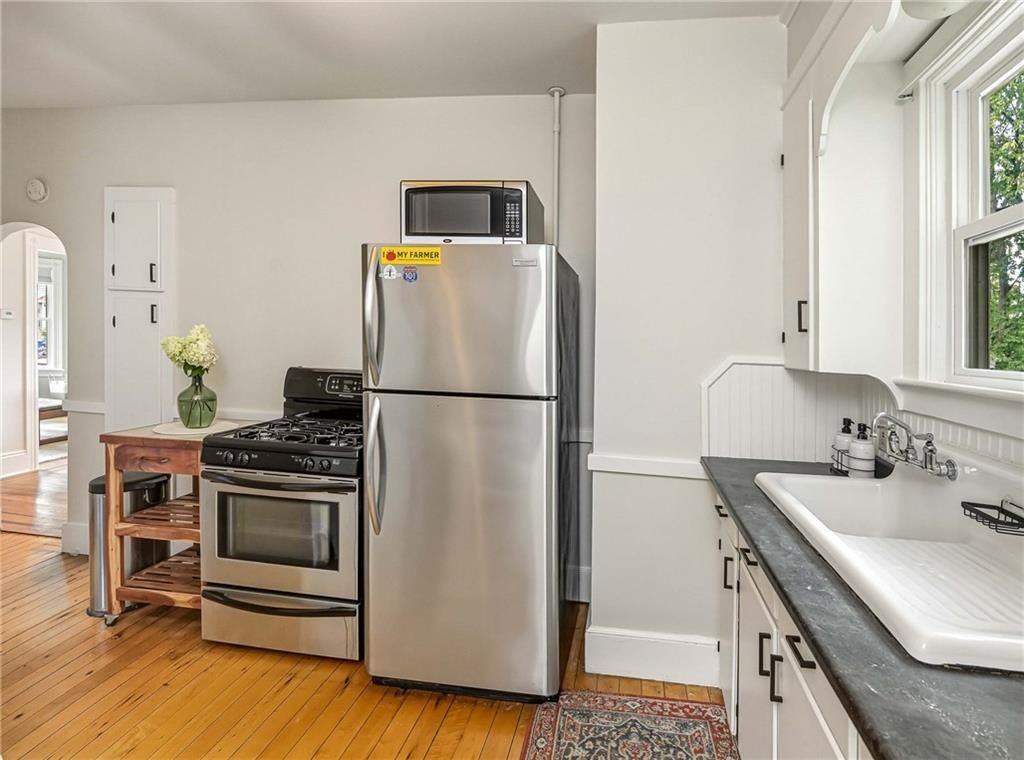 329 Glenwood Ave - Photo 6 of 18