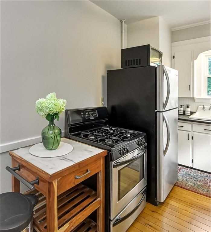 329 Glenwood Ave - Photo 7 of 18