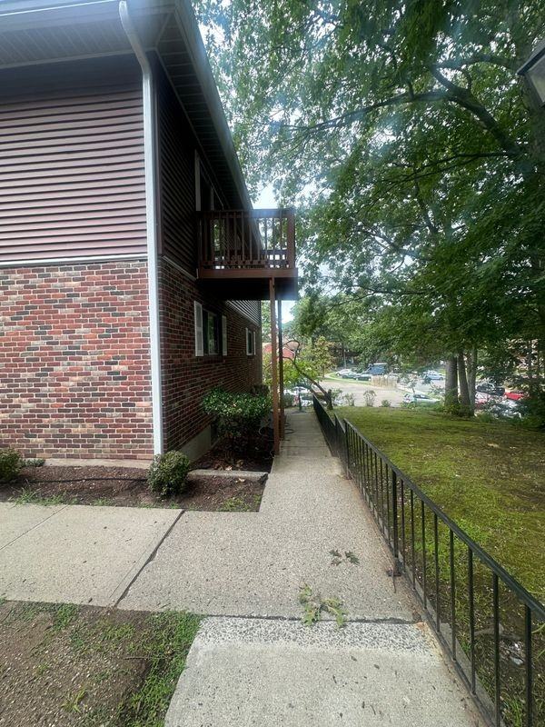 225 Edgemoor Rd - Photo 3 of 13