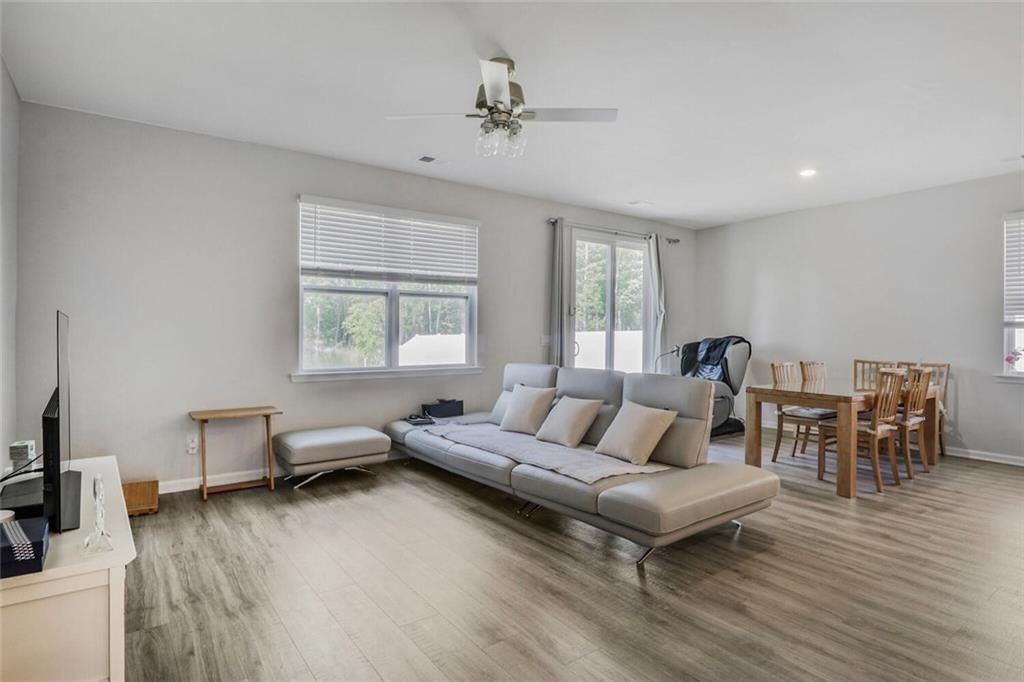 301 Merganser Dr - Photo 2 of 20