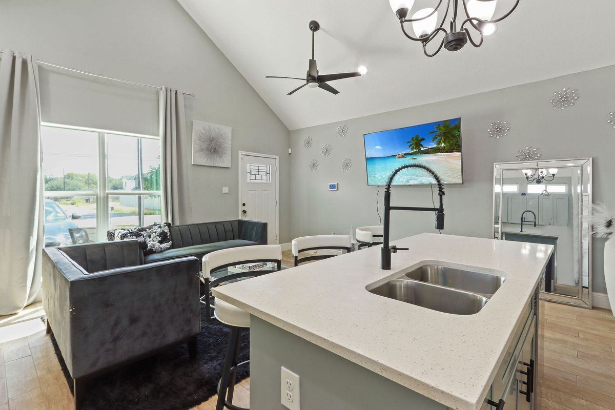 5607 Bacher St ##B - Photo 2 of 20