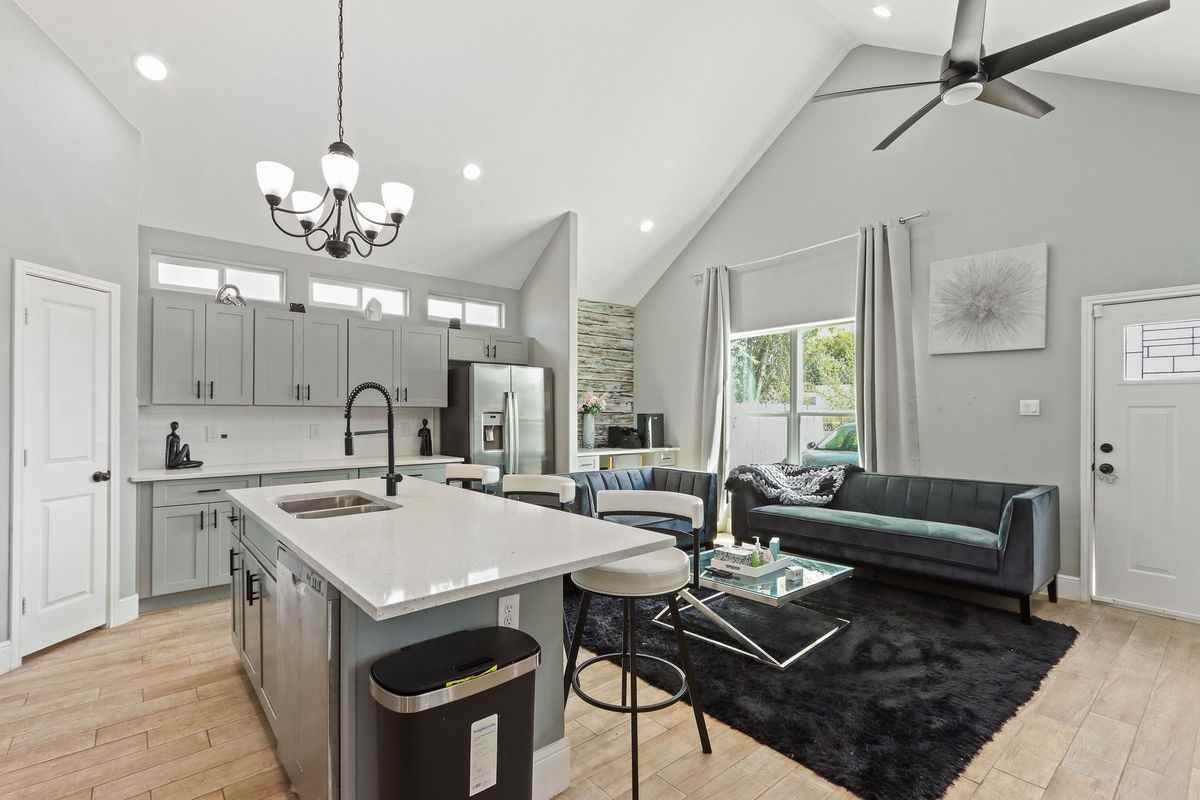 5607 Bacher St ##B - Photo 3 of 20