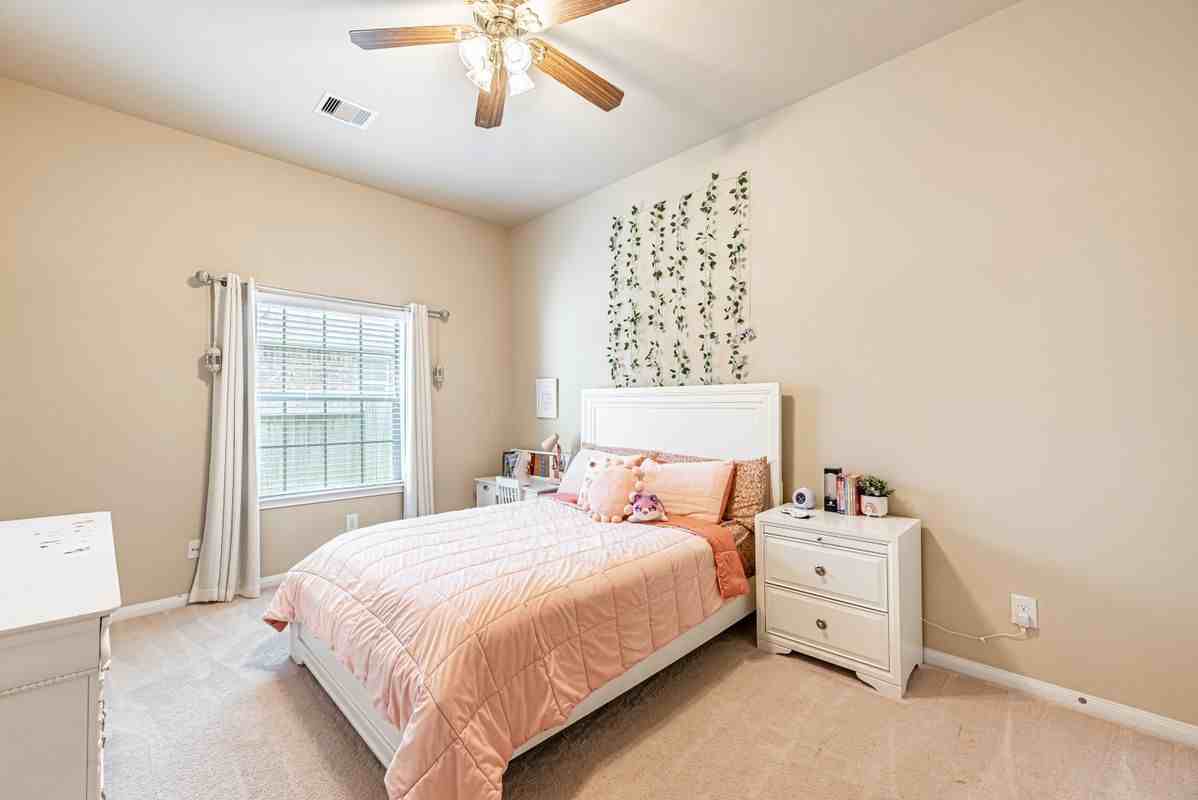 119 Emerald Loch Ln - Photo 5 of 47