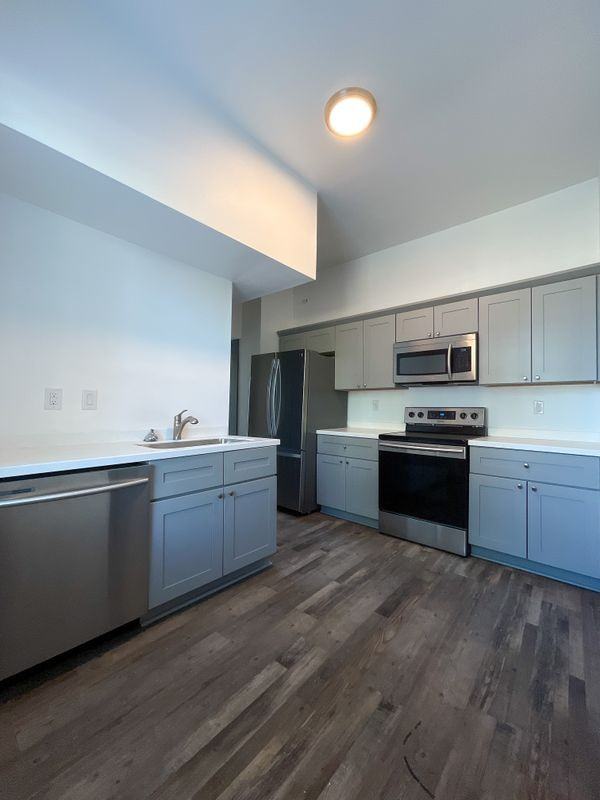 802 Montana St - Photo 6 of 16