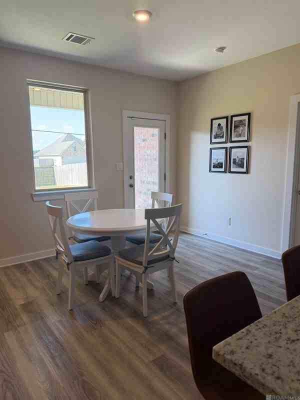 12850 Silverbell Ave - Photo 4 of 15
