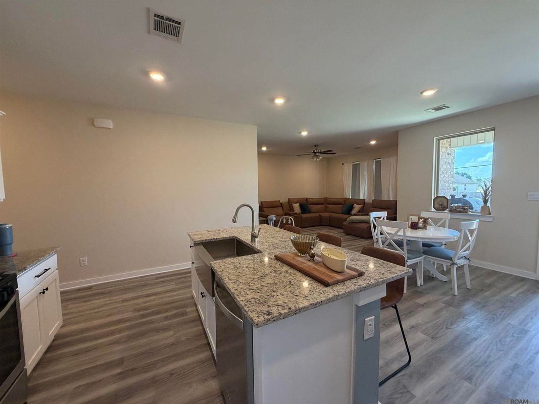 12850 Silverbell Ave - Photo 6 of 15