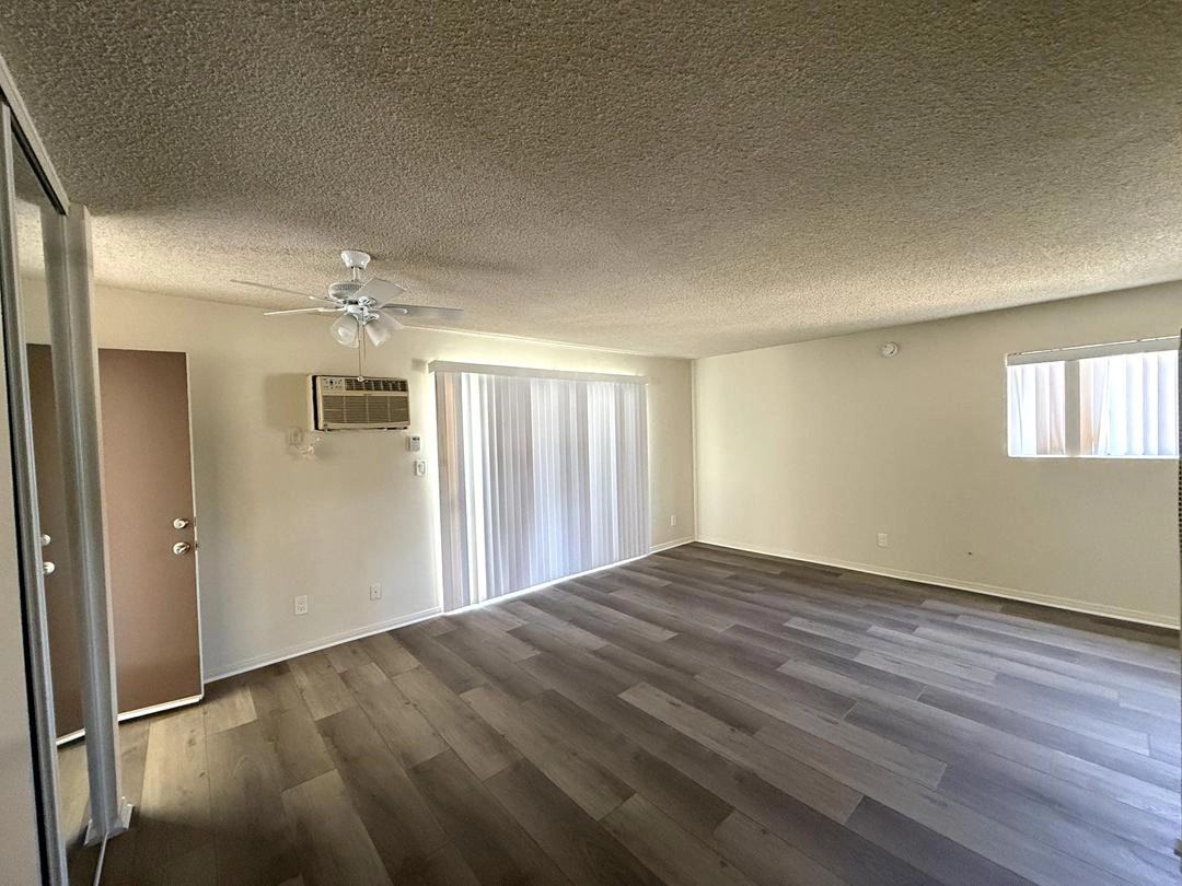 17801 Sherman Way, - Photo 6 of 29