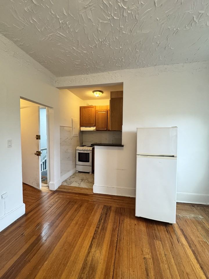 Ellsworth Ave #41 - Photo 2 of 7