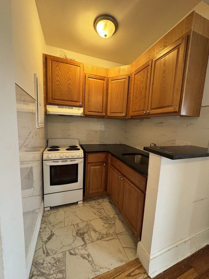 Ellsworth Ave #41 - Photo 3 of 7