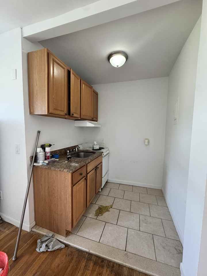 Ellsworth Ave #44 - Photo 2 of 11