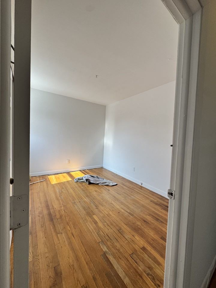 Ellsworth Ave #44 - Photo 4 of 11