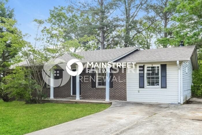 454 Roxbury Dr - Photo 3 of 16