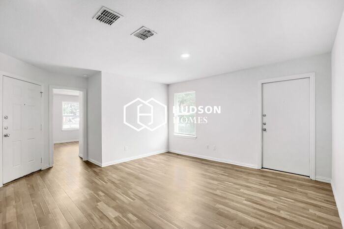 405 N 10th St #A - Photo 3 of 14
