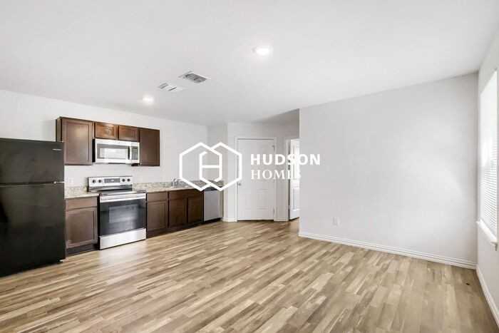 405 N 10th St #A - Photo 6 of 14