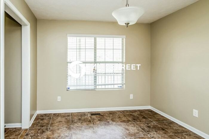 200 Princeton Way - Photo 4 of 15