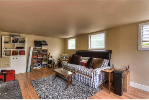 2111 W 10th St - Photo 5 of 23
