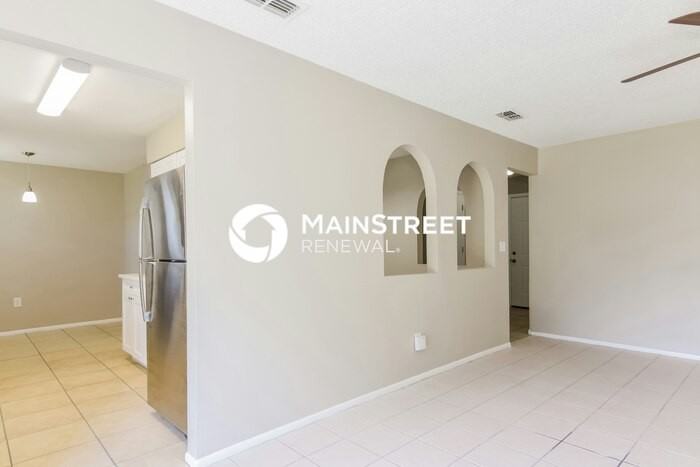 839 Cinnamon Dr - Photo 4 of 16