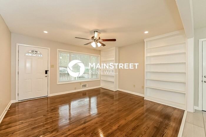 8071 Devonshire Dr - Photo 3 of 16