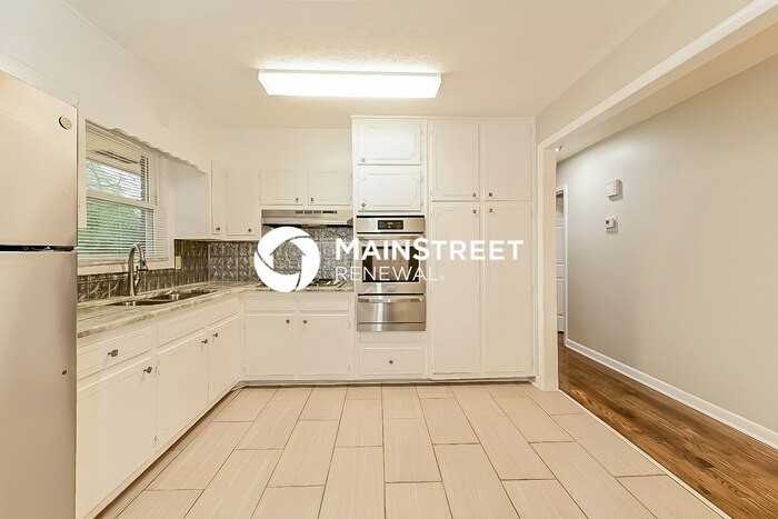 8071 Devonshire Dr - Photo 6 of 16