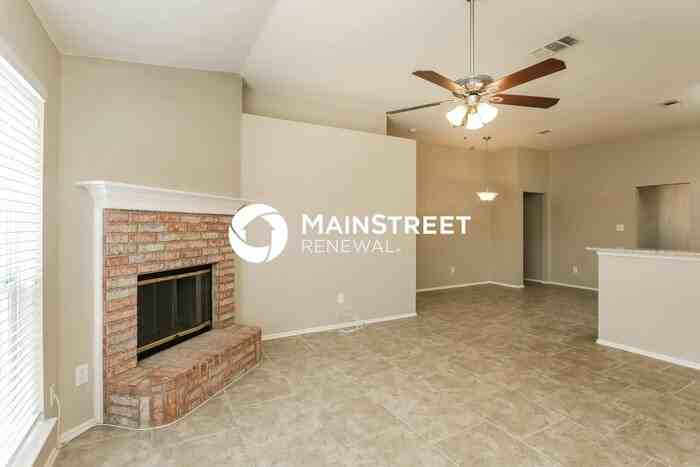 1524 Powder Horn Ln - Photo 4 of 16