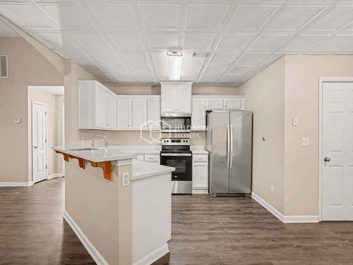 426 Madison Ave - Photo 7 of 21