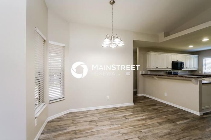 1124 Ne 32nd Ln - Photo 5 of 16