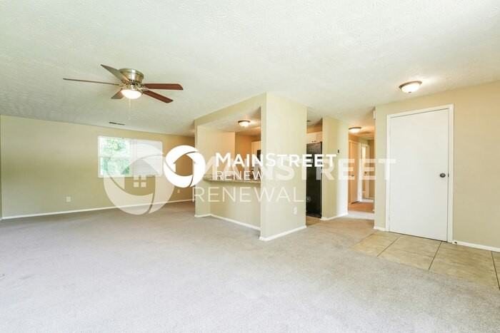 5372 Tracey Dr - Photo 3 of 16