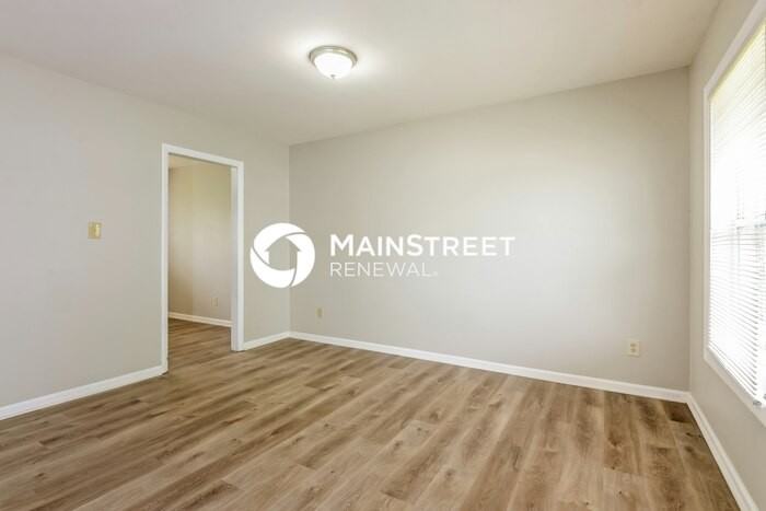1513 S Oxford St - Photo 3 of 16