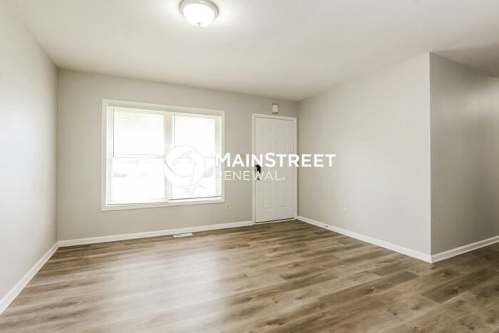 1513 S Oxford St - Photo 4 of 16