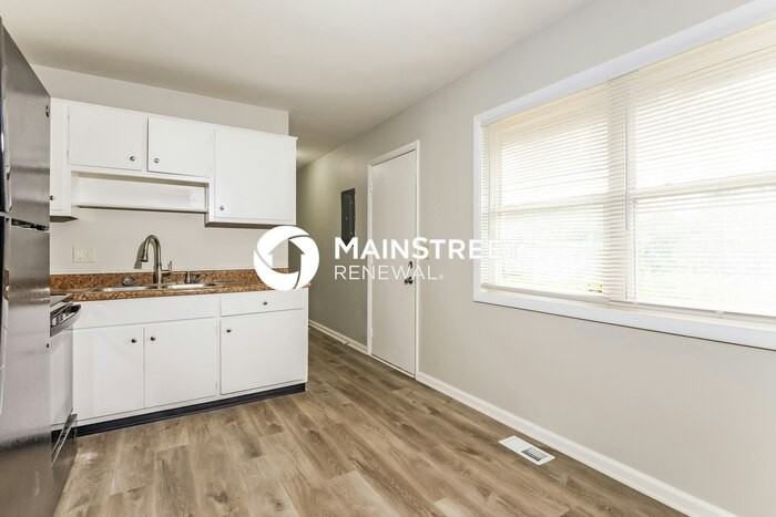 1513 S Oxford St - Photo 6 of 16