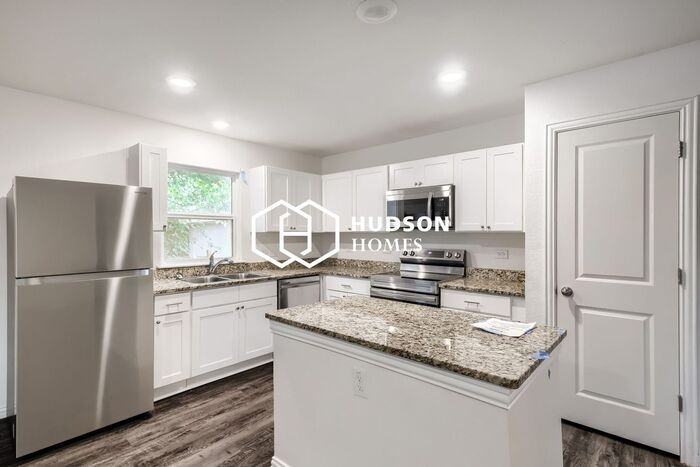 215 Garcia St - Photo 3 of 14
