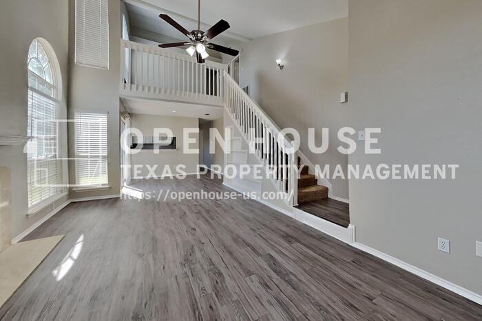 11831 Oakner Dr - Photo 4 of 22