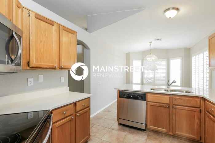 3549 E Kelton Ln - Photo 6 of 16