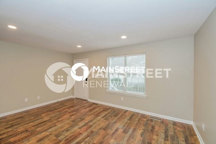 304 Errol Ln - Photo 6 of 18
