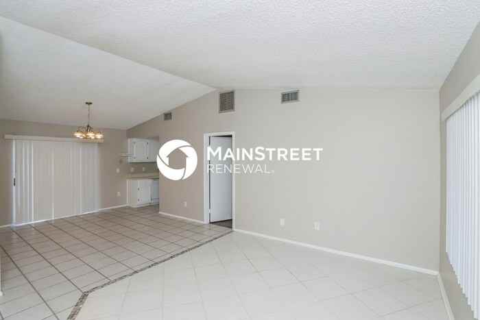 2270 Hialeah St Ne - Photo 4 of 16