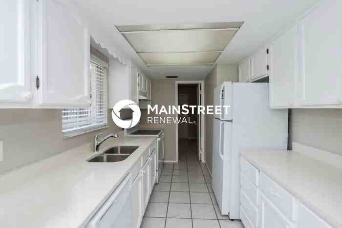 2270 Hialeah St Ne - Photo 7 of 16
