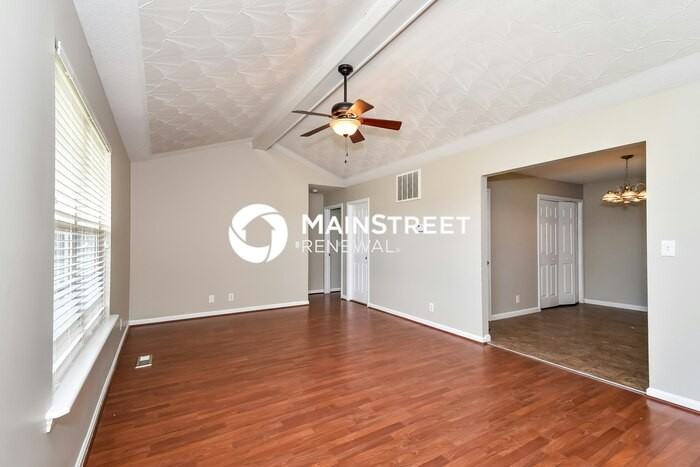173 Fern Way - Photo 4 of 17