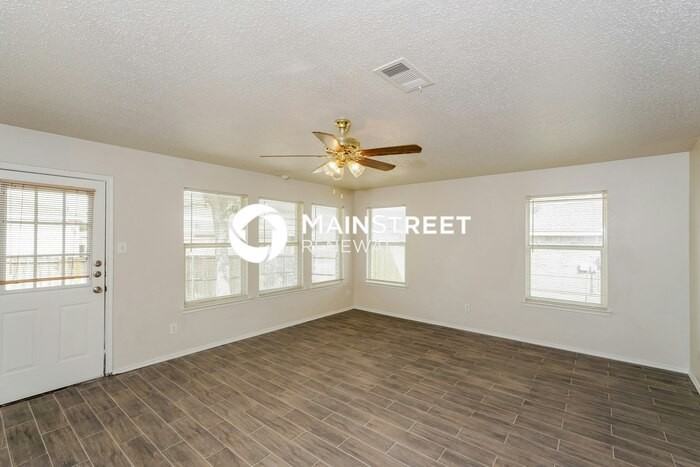 605 Snapdragon Ln - Photo 3 of 16