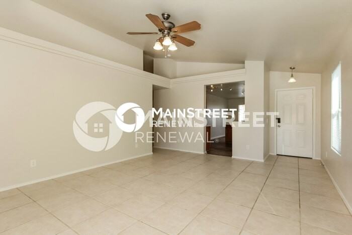 13029 W Saint Moritz Ln - Photo 3 of 16