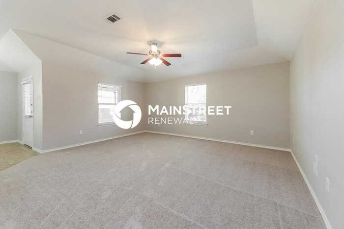 312 Timbercreek Ct - Photo 4 of 16