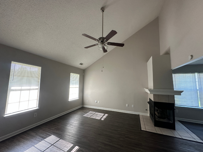 1243 Harpeth Dr - Photo 3 of 23