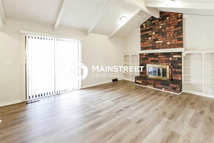 1000 Ne 115th St - Photo 4 of 17