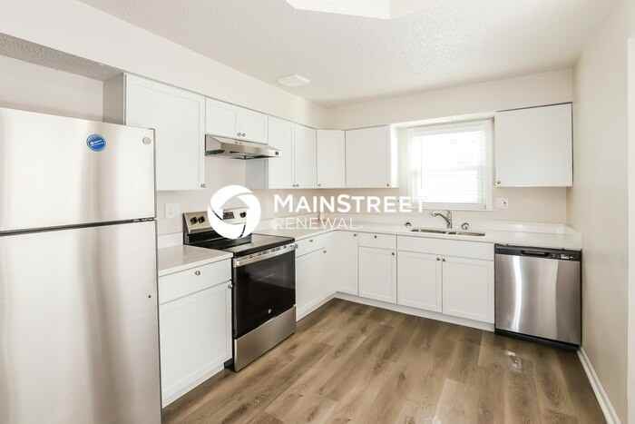 1000 Ne 115th St - Photo 6 of 17