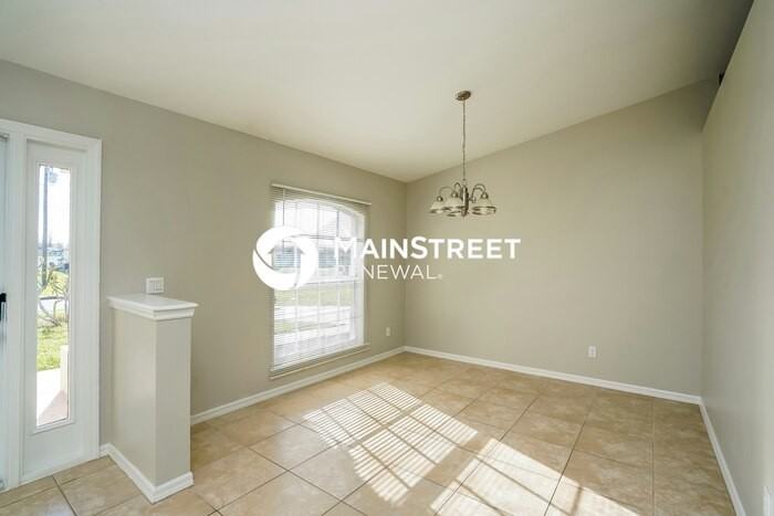 3022 Sw 11th Ct - Photo 5 of 16