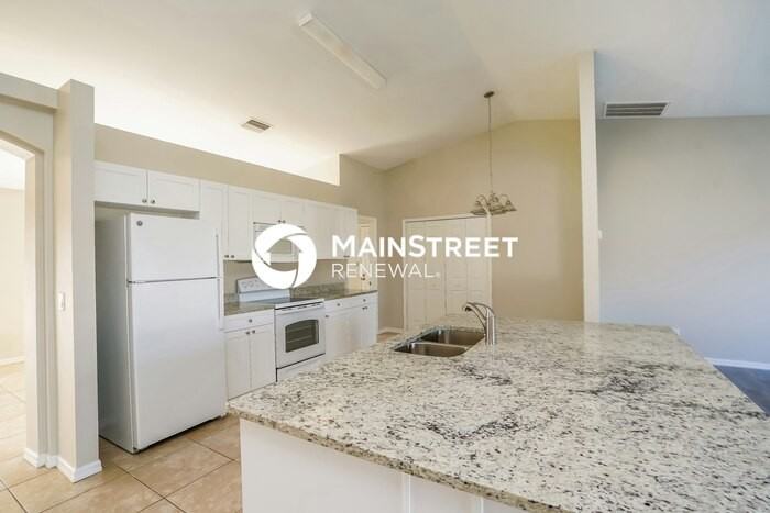 3022 Sw 11th Ct - Photo 7 of 16