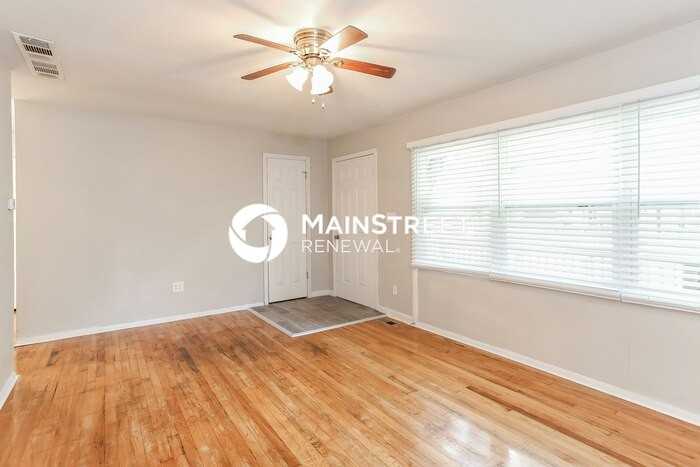 11423 Palmer Ave - Photo 4 of 16