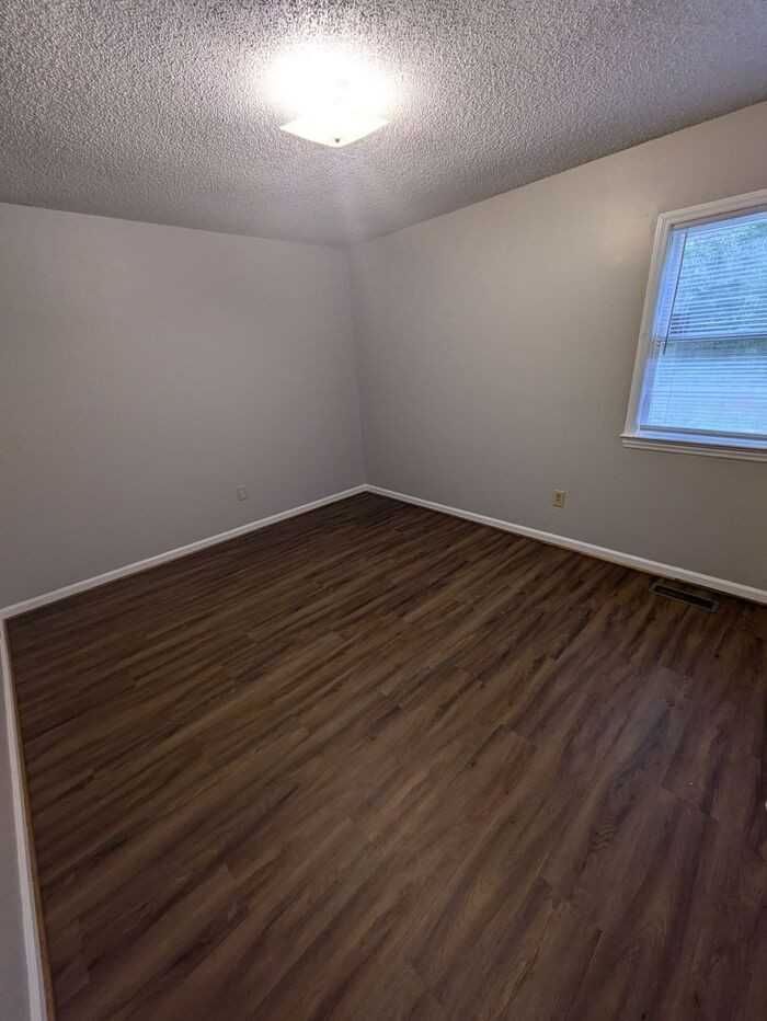 226 Park Ln - Photo 6 of 10