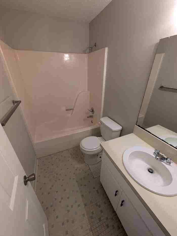 226 Park Ln - Photo 7 of 10
