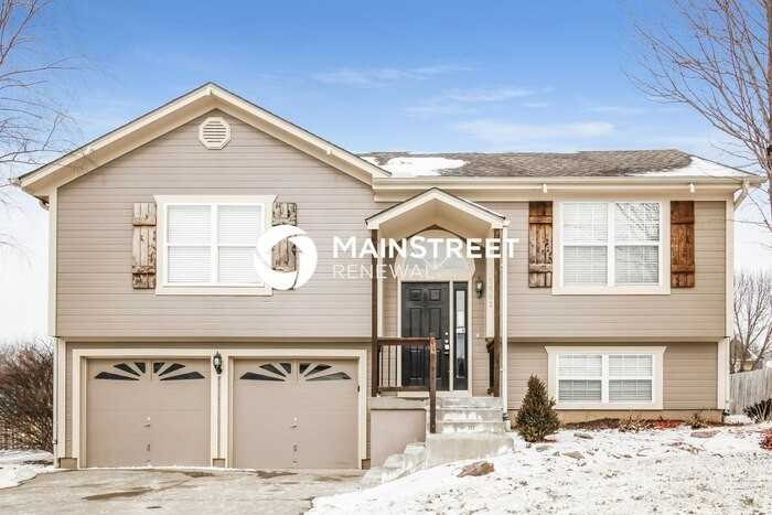 1502 Willow Dr - Photo 2 of 17