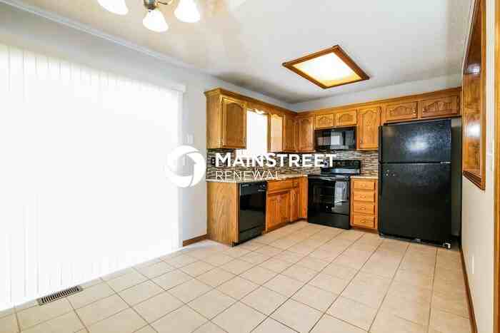 1502 Willow Dr - Photo 5 of 17